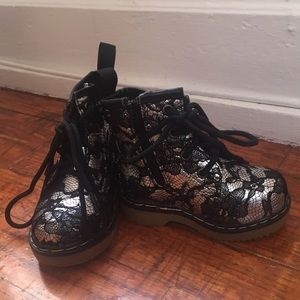 Kids boots